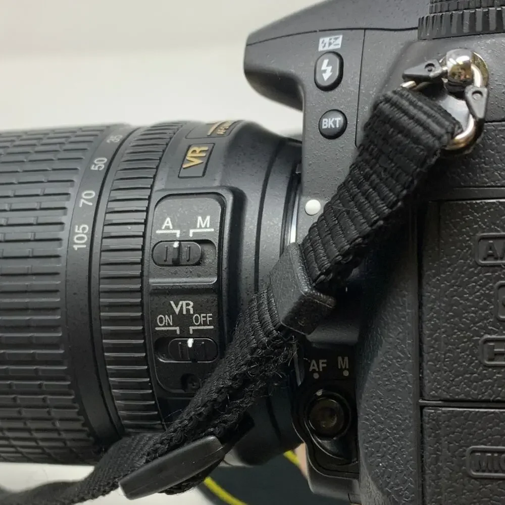 Nikon D7000 16.2 Megapixel Digital SLR Camera W/18-105mm Lens + Accessories